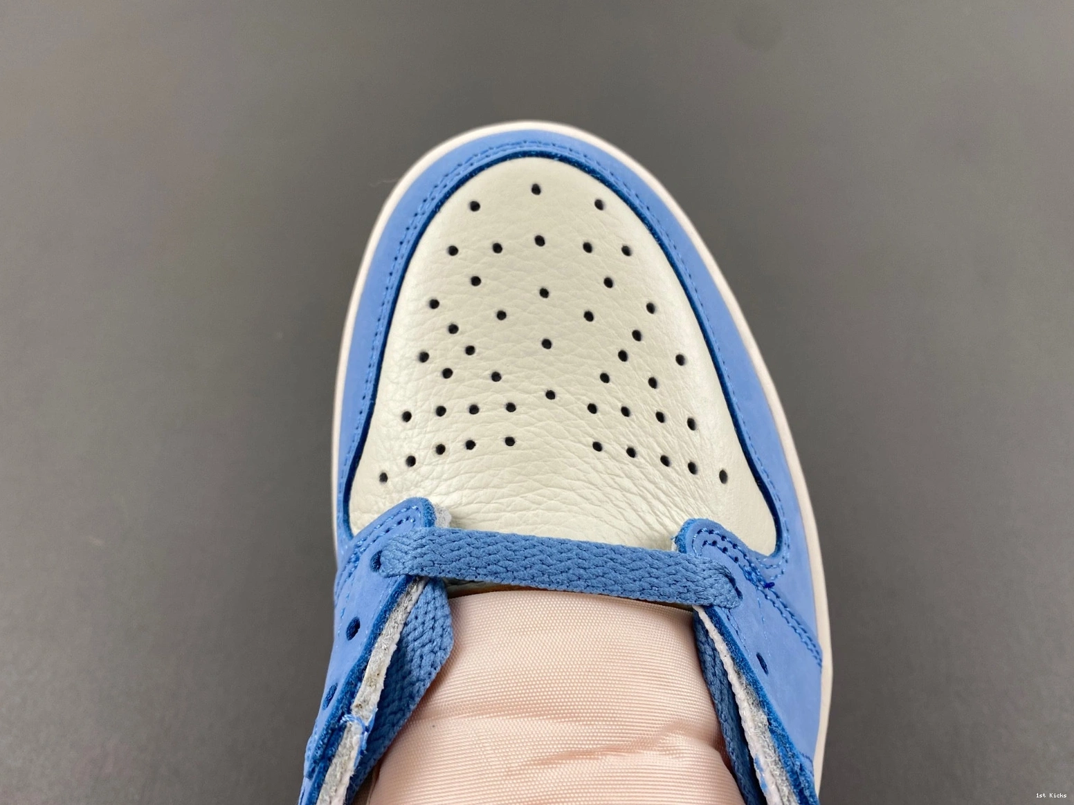 First Flight Air 1 in FD2596-400 Jordan High OG 1101